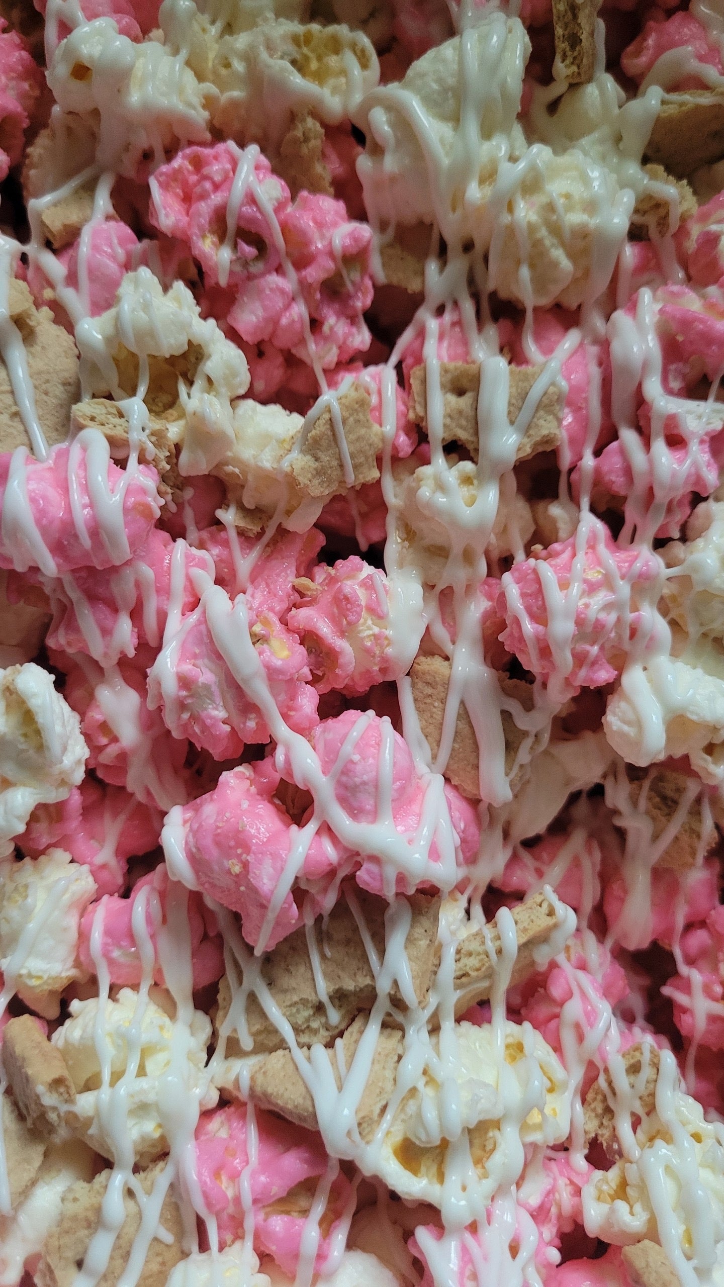 Strawberry cheesecake popcorn
